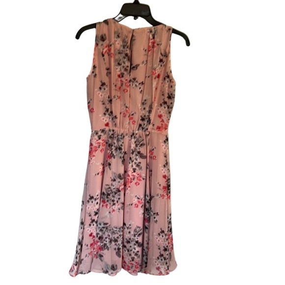 White House Black Market dress. - Picture 3 of 10